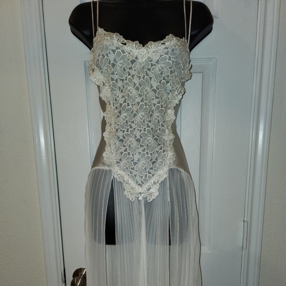 Flora Nikrooz Other - Vintage Flora Nikrooz Bridal Lingerie Size S